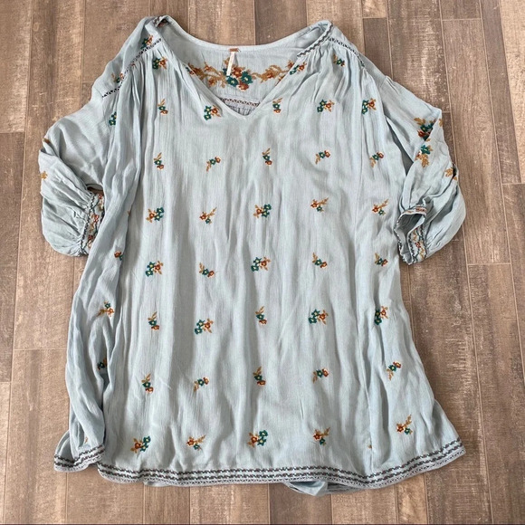 Free People Dresses & Skirts - Free People Floral Embroidered oversized Dress